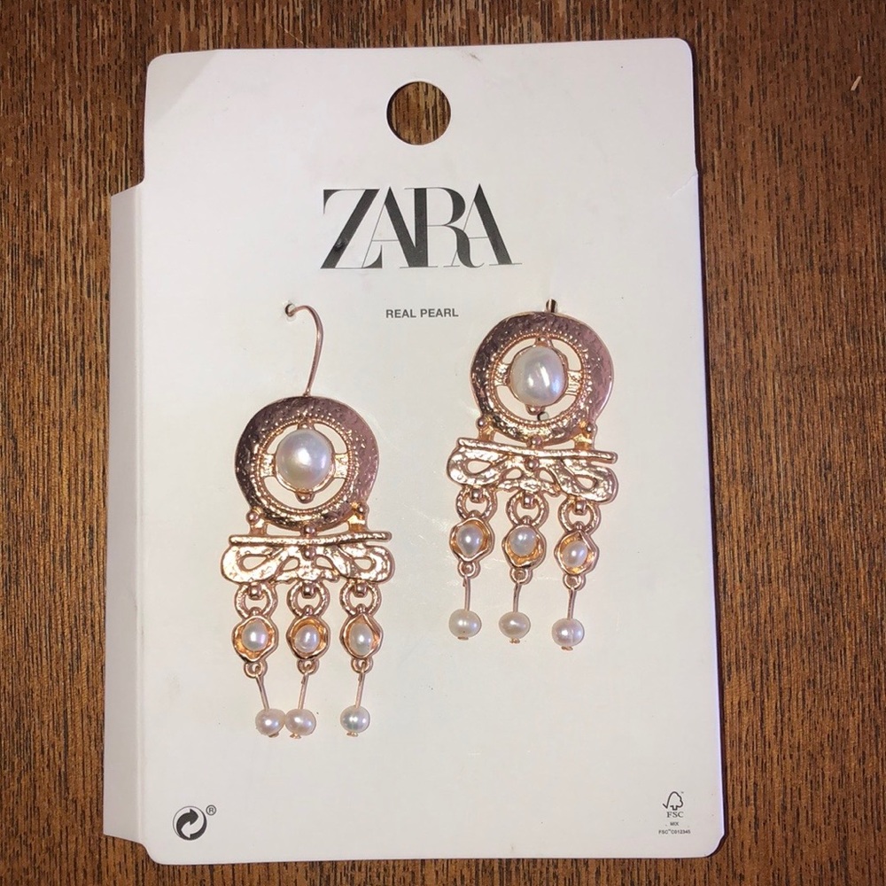 Zara Pearl Earrings